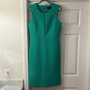 Green Sleeveless Textured Sheath Dress